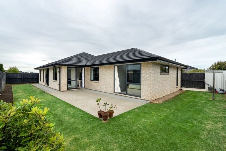 Photo of property in 28 Hartford Crescent, Rolleston, 7615