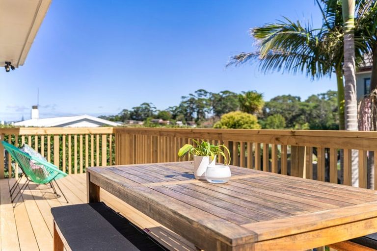 Photo of property in 2/16 Kenmure Avenue, Forrest Hill, Auckland, 0620