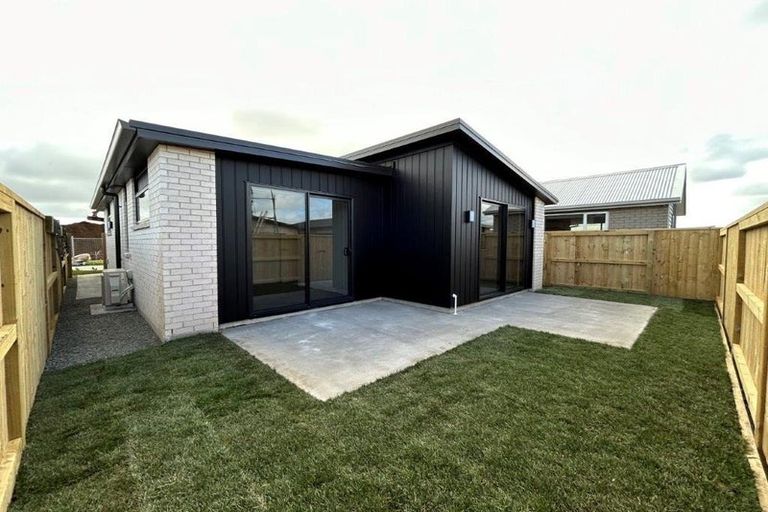 Photo of property in 6 Tauhinu Place, Papamoa, 3118