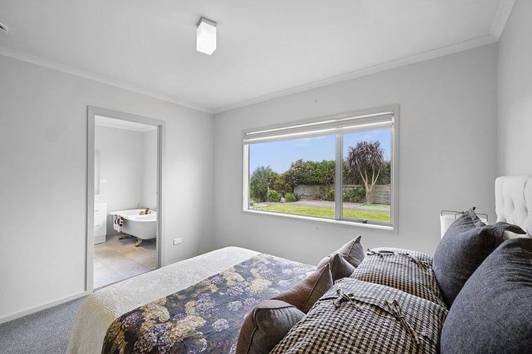 Photo of property in 44 Karamea Street, Whalers Gate, New Plymouth, 4310