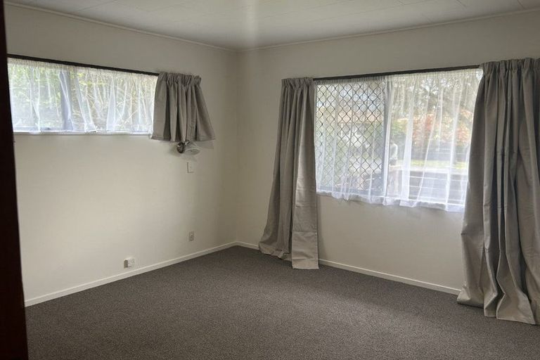 Photo of property in 1/2 Bill Ashcroft Grove, Havelock North, 4130