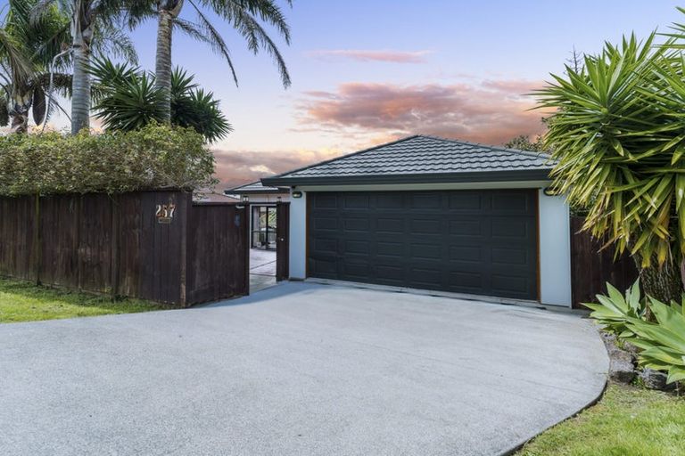 Photo of property in 257 Glengarry Road, Glen Eden, Auckland, 0602