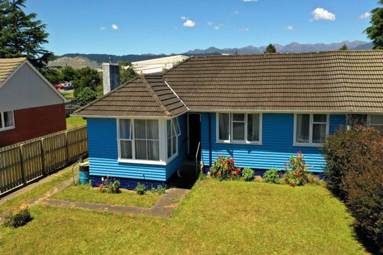 Photo of property in 5 Hinemoa Street, Levin, 5510