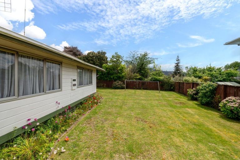 Photo of property in 24 Neri Crescent, Pomare, Rotorua, 3015