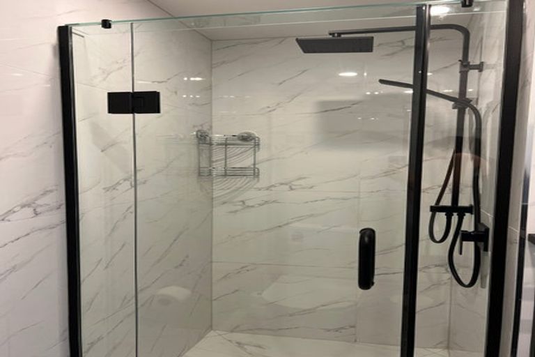 Photo of property in 5/72 Tiraumea Drive, Pakuranga, Auckland, 2010