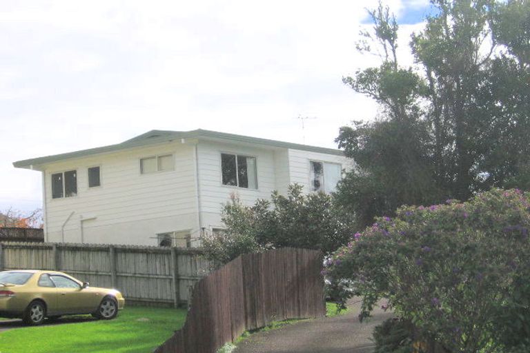 Photo of property in 17 Kearney Place, Massey, Auckland, 0614