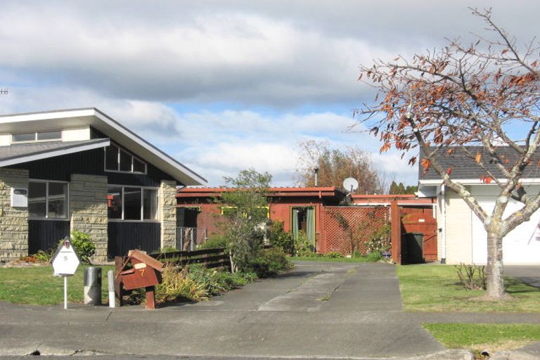 Photo of property in 7 D'arcy Place, Taradale, Napier, 4112