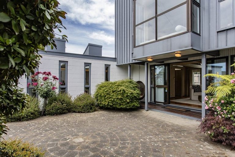 Photo of property in 19 Kent Lodge Avenue, Avonhead, Christchurch, 8042