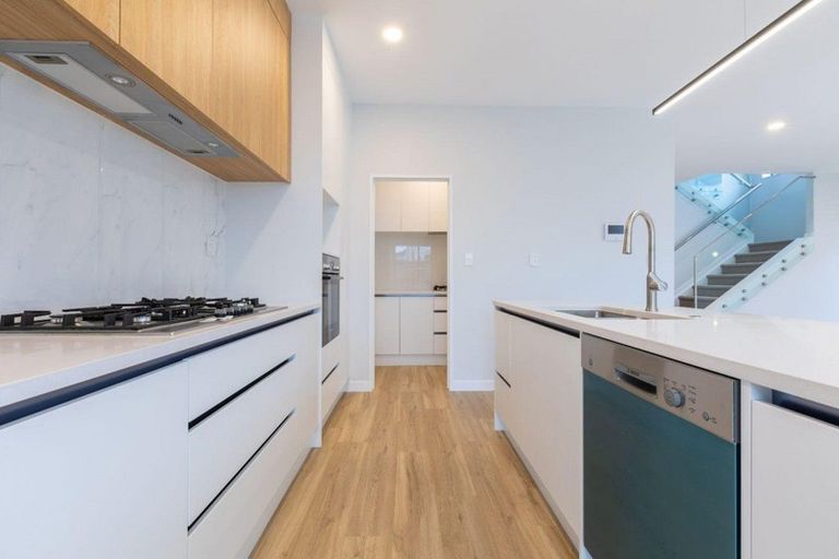 Photo of property in 29 Toanui Road, Hobsonville, Auckland, 0616