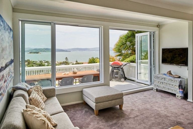 Photo of property in 3 Mackenzie Road, Eastbourne, Lower Hutt, 5013