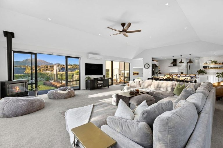 Photo of property in 47 Minaret Ridge, Wanaka, 9305