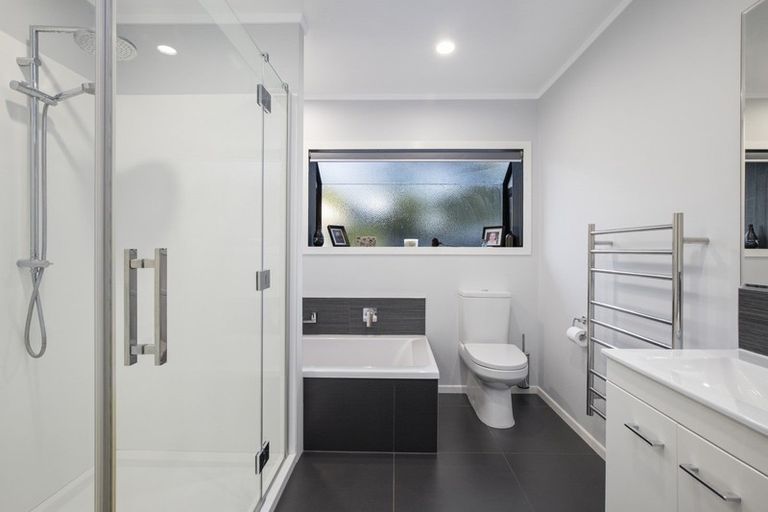 Photo of property in 8 Koromiko Place, Waiuku, 2123