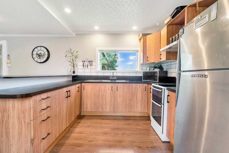 Photo of property in 20 Coopers Road, Dallington, Christchurch, 8061