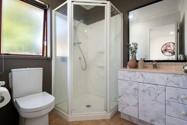 Photo of property in 5 Fearnley Grove, Albany, Auckland, 0632