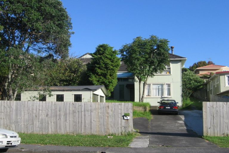 Photo of property in 62 Hogans Road, Glenfield, Auckland, 0629