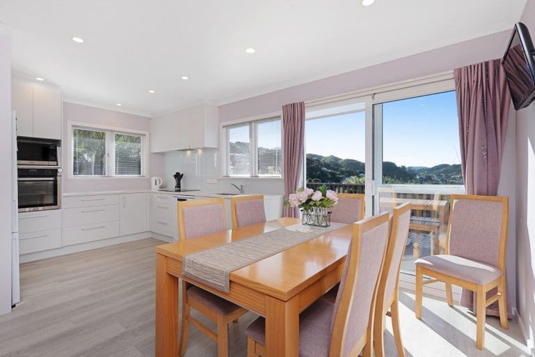 Photo of property in 17 Southern Cross Crescent, Island Bay, Wellington, 6023