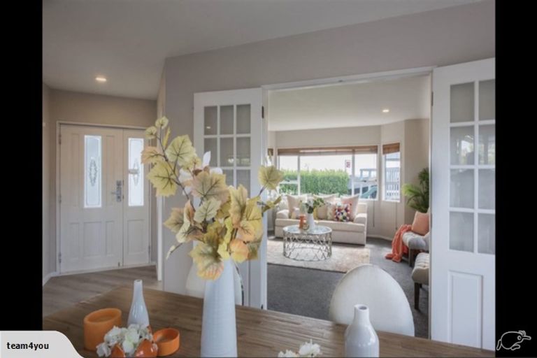 Photo of property in 313 Hobsonville Road, Hobsonville, Auckland, 0618