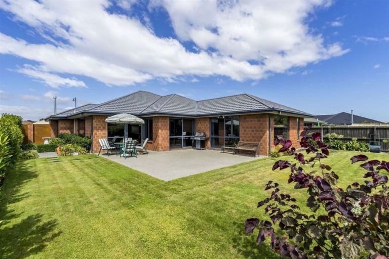 Photo of property in 7 Strathcarron Place, Broomfield, Christchurch, 8042