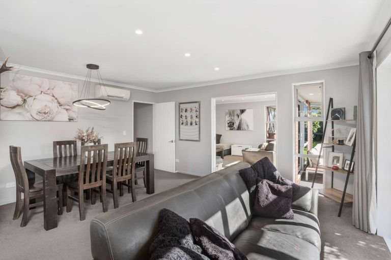 Photo of property in 31a Mataroa Place, Parklands, Christchurch, 8083