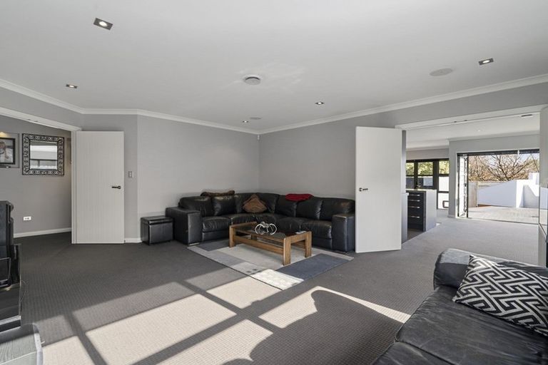 Photo of property in 7 Galea Grove, Kelvin Grove, Palmerston North, 4414