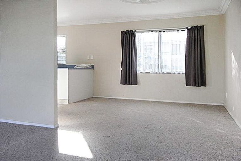 Photo of property in 45 Rhodes Drive, Kelvin Grove, Palmerston North, 4414