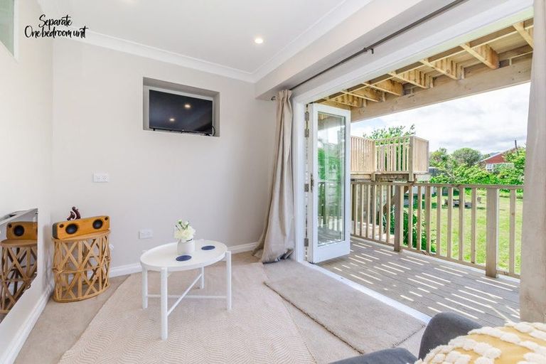 Photo of property in 12 Gray Avenue, Paraparaumu Beach, Paraparaumu, 5032