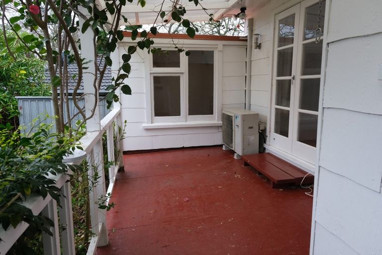 Photo of property in 1/180 Lake Road, Northcote, Auckland, 0627