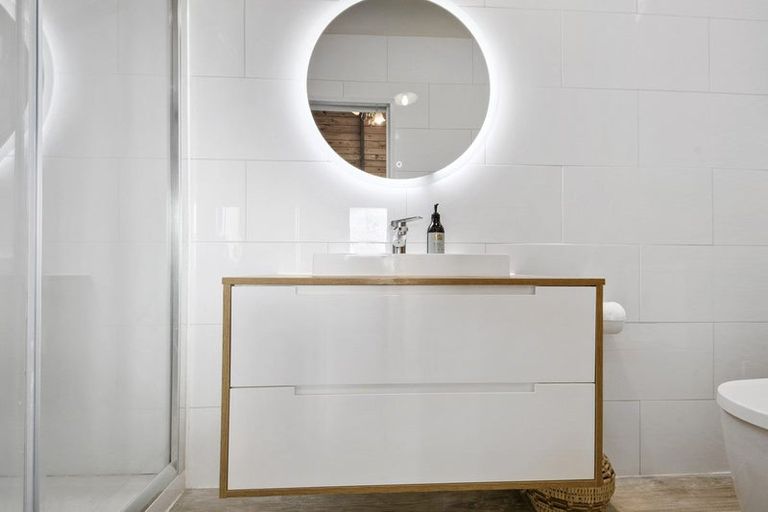 Photo of property in 18 Da Vinci Place, West Harbour, Auckland, 0618