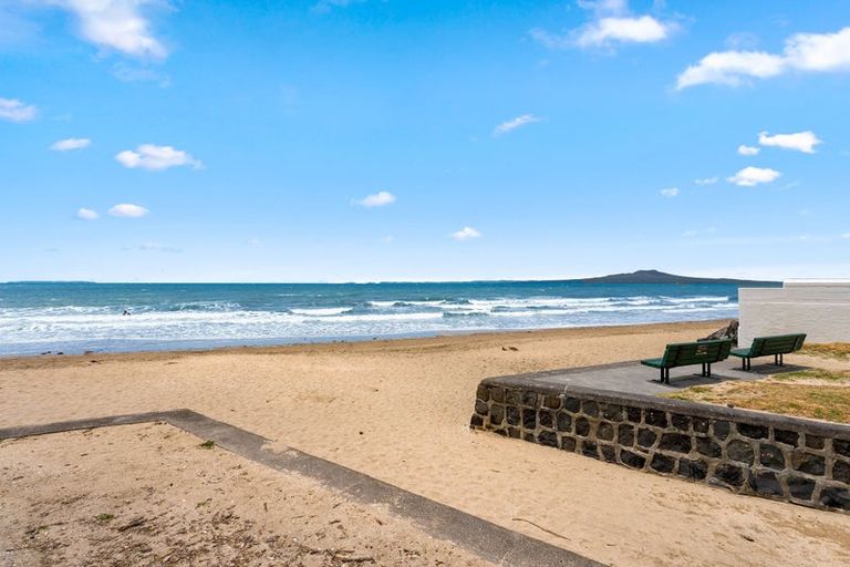 Photo of property in Seaview Apartments, 10/64 Milford Road, Milford, Auckland, 0620