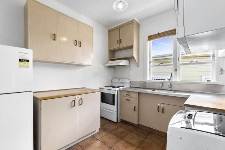 Photo of property in 2/17 Hall Street, Newtown, Wellington, 6021