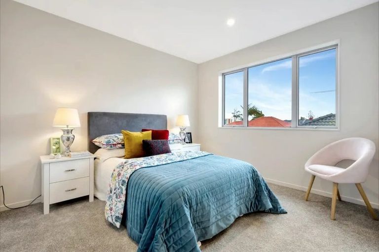 Photo of property in 4/5 Grange Road, Papatoetoe, Auckland, 2025