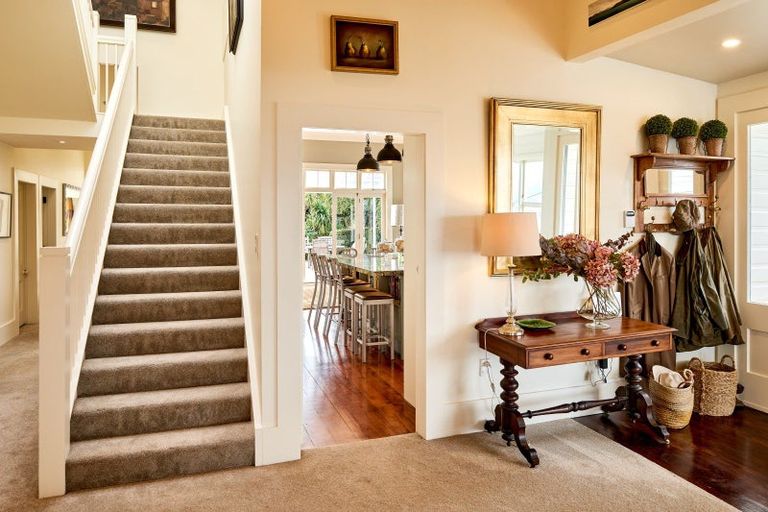Photo of property in 52 Central Terrace, Kelburn, Wellington, 6012