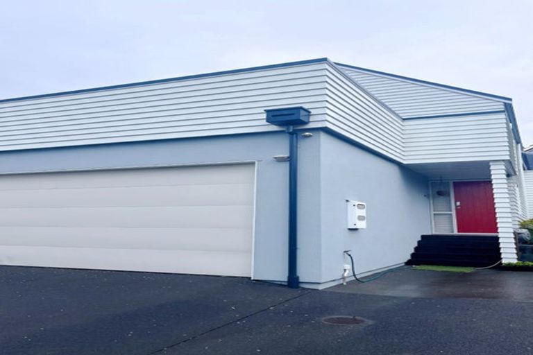 Photo of property in 129 Hobsonville Road, West Harbour, Auckland, 0618