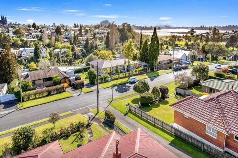 Photo of property in 80 Sutherland Road, Brookfield, Tauranga, 3110