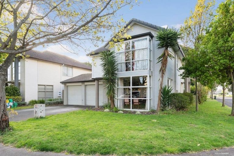 Photo of property in 27 The Track, Takanini, 2112