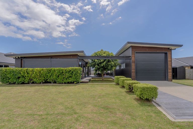 Photo of property in 31 Longreach Drive, Cooks Beach, Whitianga, 3591