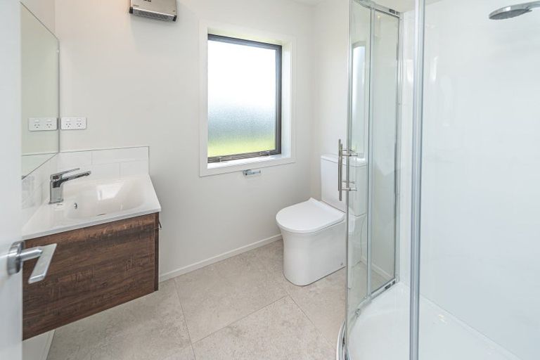Photo of property in 6 Cross Street, Castlecliff, Wanganui, 4501