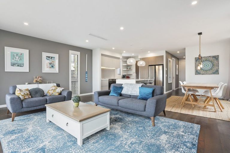 Photo of property in 35 Hudson Bay Road, Hobsonville, Auckland, 0616