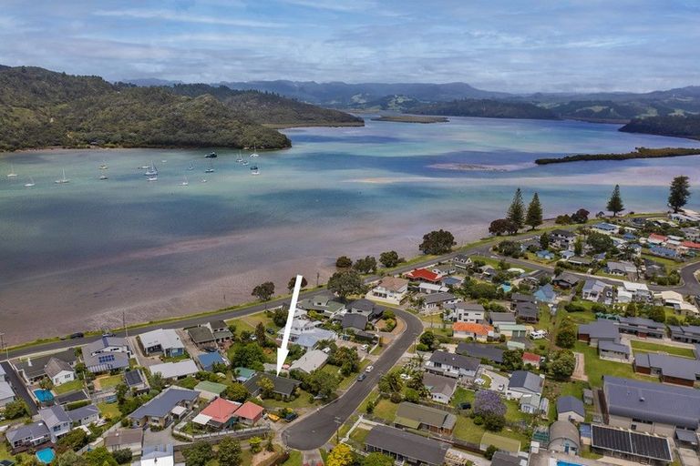 Photo of property in 14 Hamilton Crescent, Whitianga, 3510