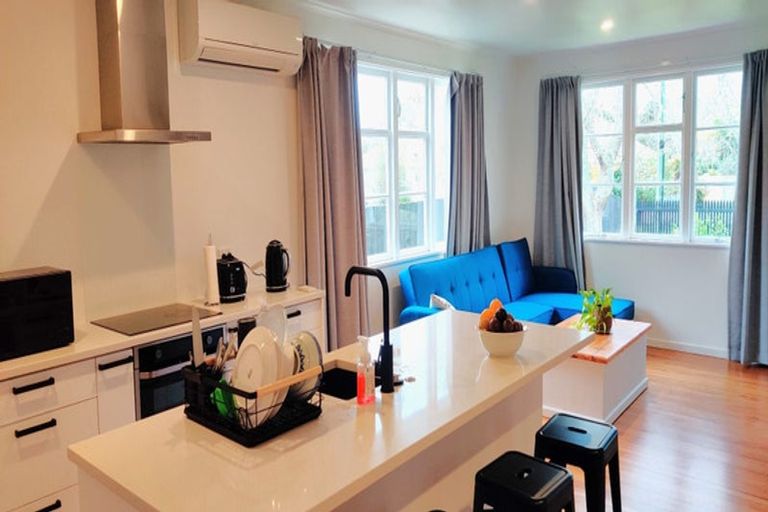 Photo of property in 82 Alfred Street, Fairfield, Hamilton, 3214