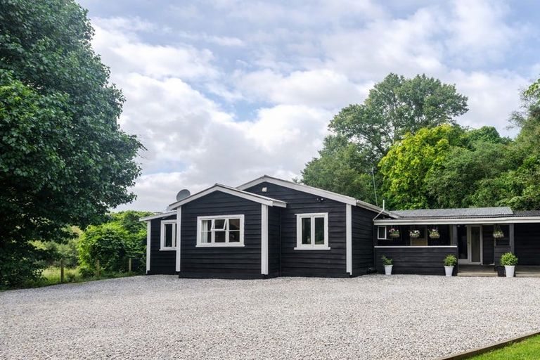Photo of property in 822 Motukawa Road, Tarata, Inglewood, 4387