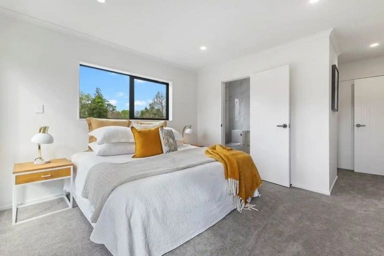 Photo of property in 559c Great South Road, Rosehill, Papakura, 2113
