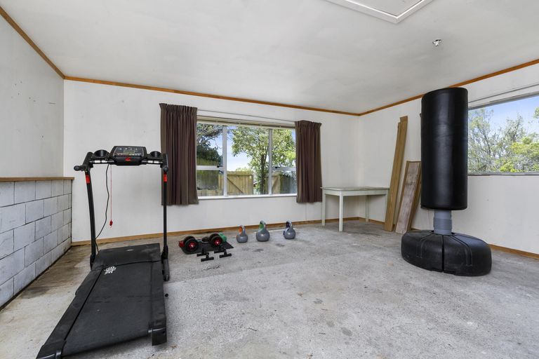 Photo of property in 14 Pitcher Place, Glen Eden, Auckland, 0602