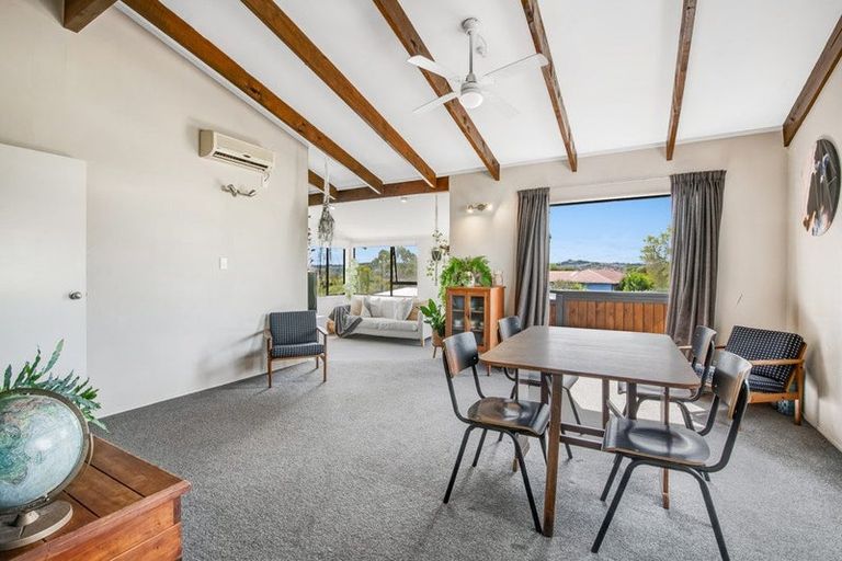 Photo of property in 22 Moffat Road, Red Beach, 0932