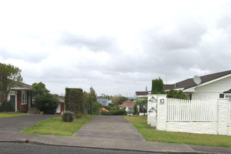 Photo of property in 1/10 Richards Avenue, Forrest Hill, Auckland, 0620