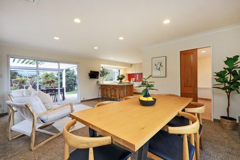 Photo of property in 28 Kensington Drive, Taradale, Napier, 4112