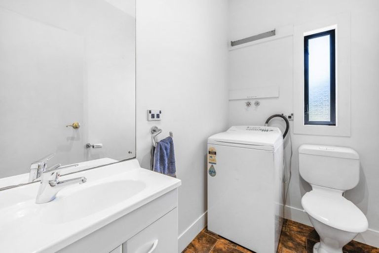 Photo of property in 1 Antonia Place, Kinloch, Taupo, 3377