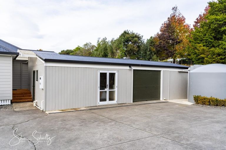 Photo of property in 17 Hook Road, Paparoa, 0571