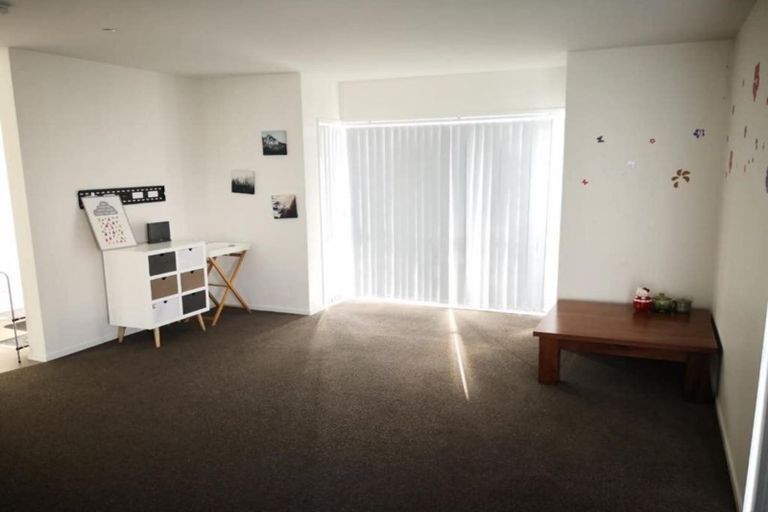 Photo of property in 2/26 Hollowout Street, Takanini, 2112