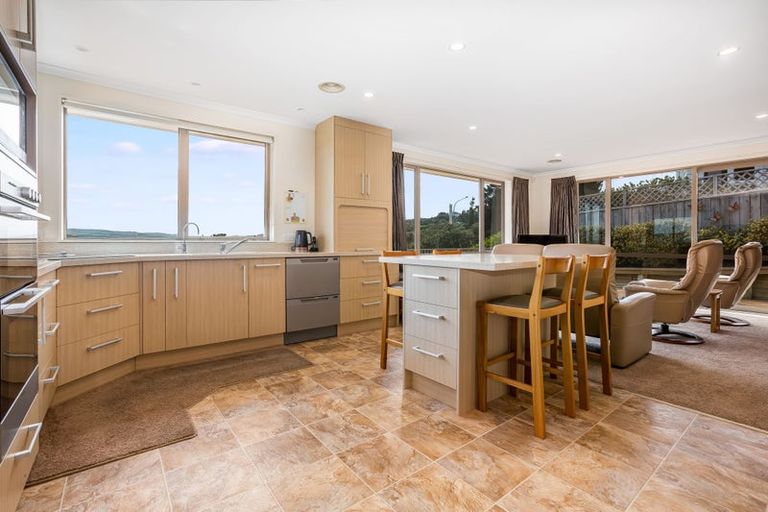 Photo of property in 9 Hollyford Place, Aotea, Porirua, 5024